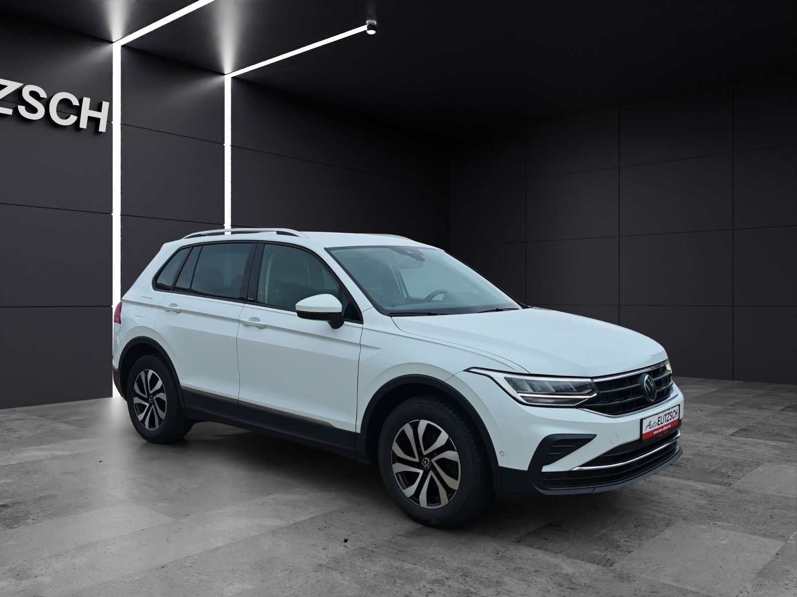 Fahrzeugabbildung Volkswagen Tiguan TDI Active DSG LED Navi ACC PDC SHZ