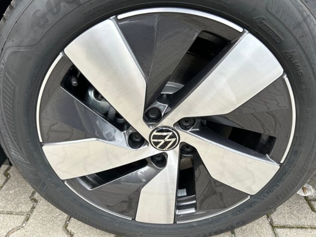 Fahrzeugabbildung Volkswagen Passat 1.5 eTSI BUSINESS AHK IQ DRIVE AREA VIEW