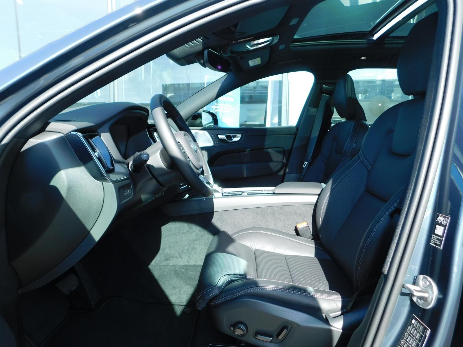 Fahrzeugabbildung Volvo XC60 T8 AWD Plus Black Edition