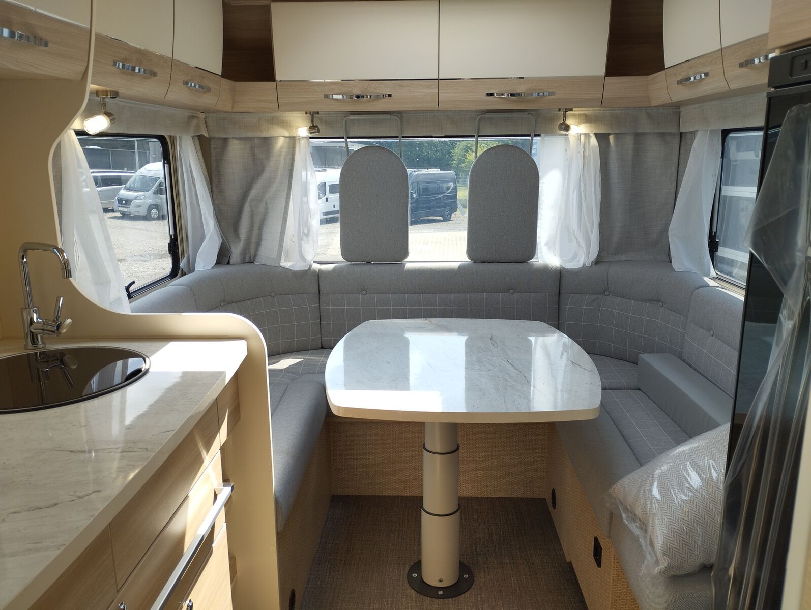 Fahrzeugabbildung Eura Mobil Activa One AO 650 HS Travel Pakete, Automatik