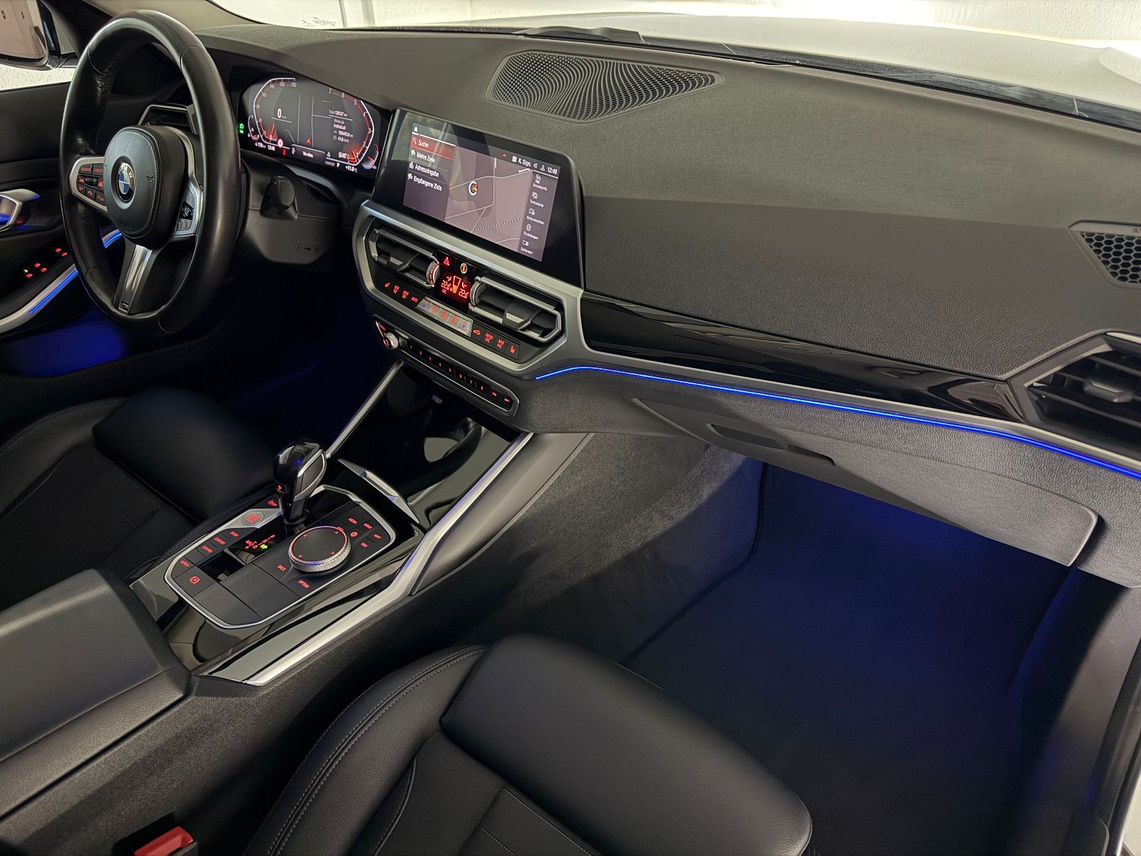 Fahrzeugabbildung BMW 320 i SPORT LINE/LED/DAB/KAMERA/VRTL COCKPIT/ACC