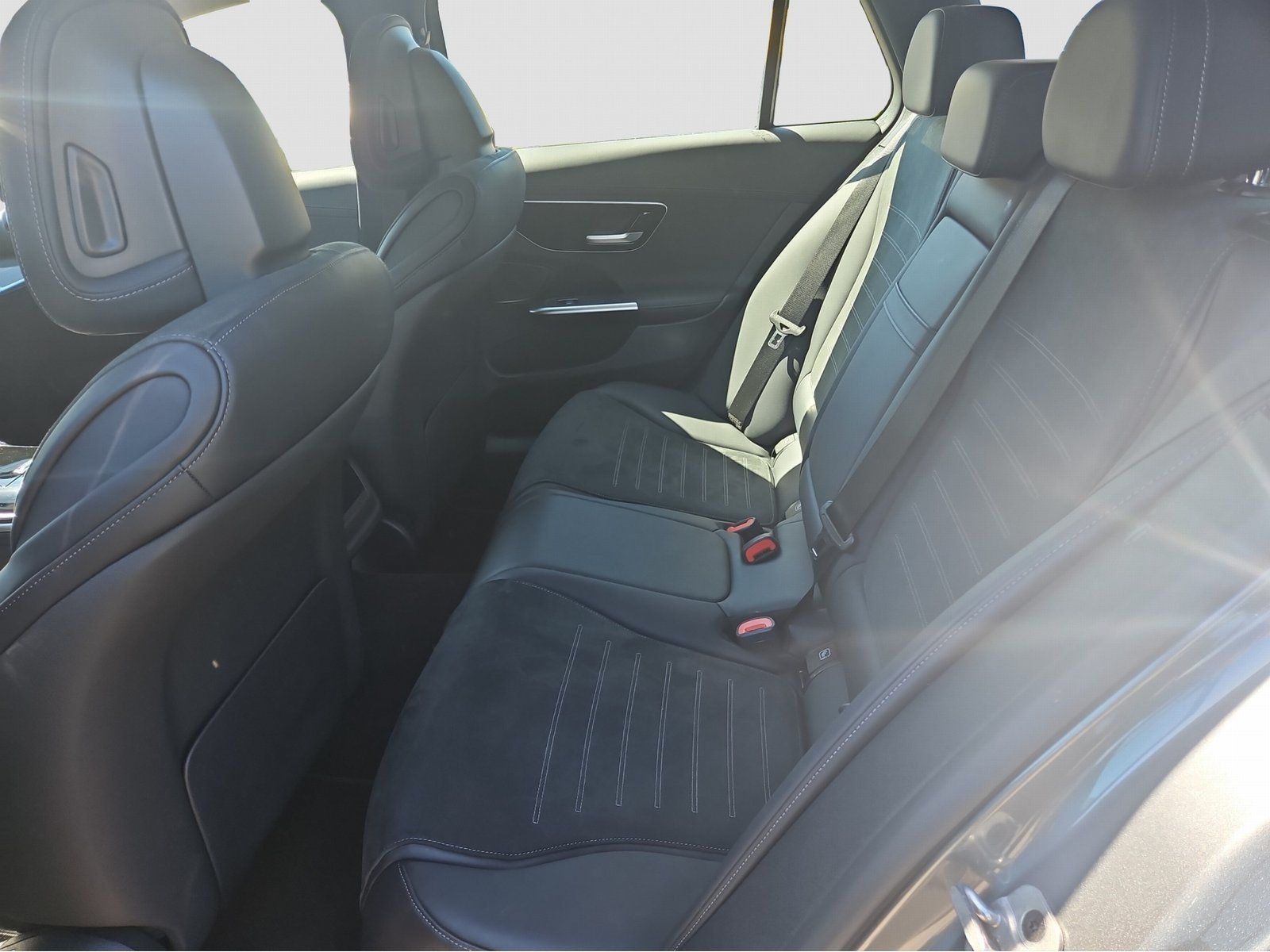 Fahrzeugabbildung Mercedes-Benz C 180 T AMG*LED*KAMERA*AMBIENTE*SMARTPHONE