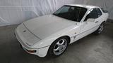 Porsche 924 Hausfrauenporsche mit großer Klappe - weiße Porsche 924