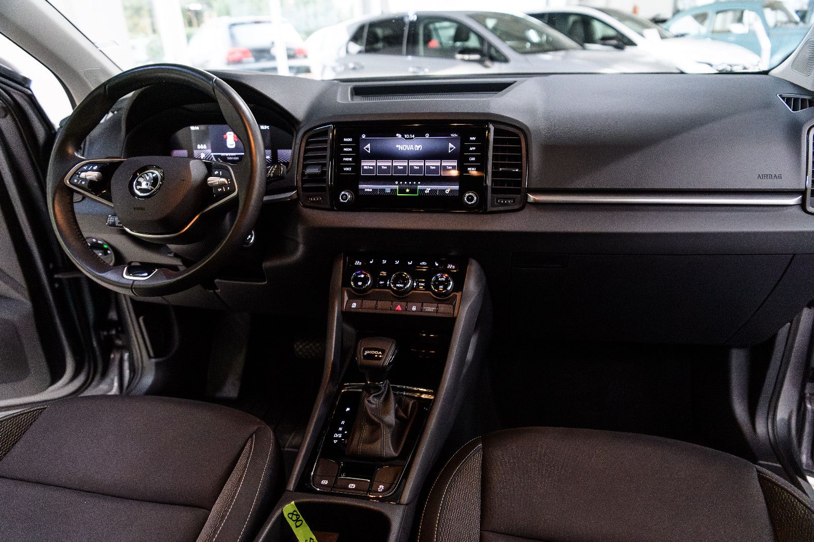 Fahrzeugabbildung SKODA Karoq Selection