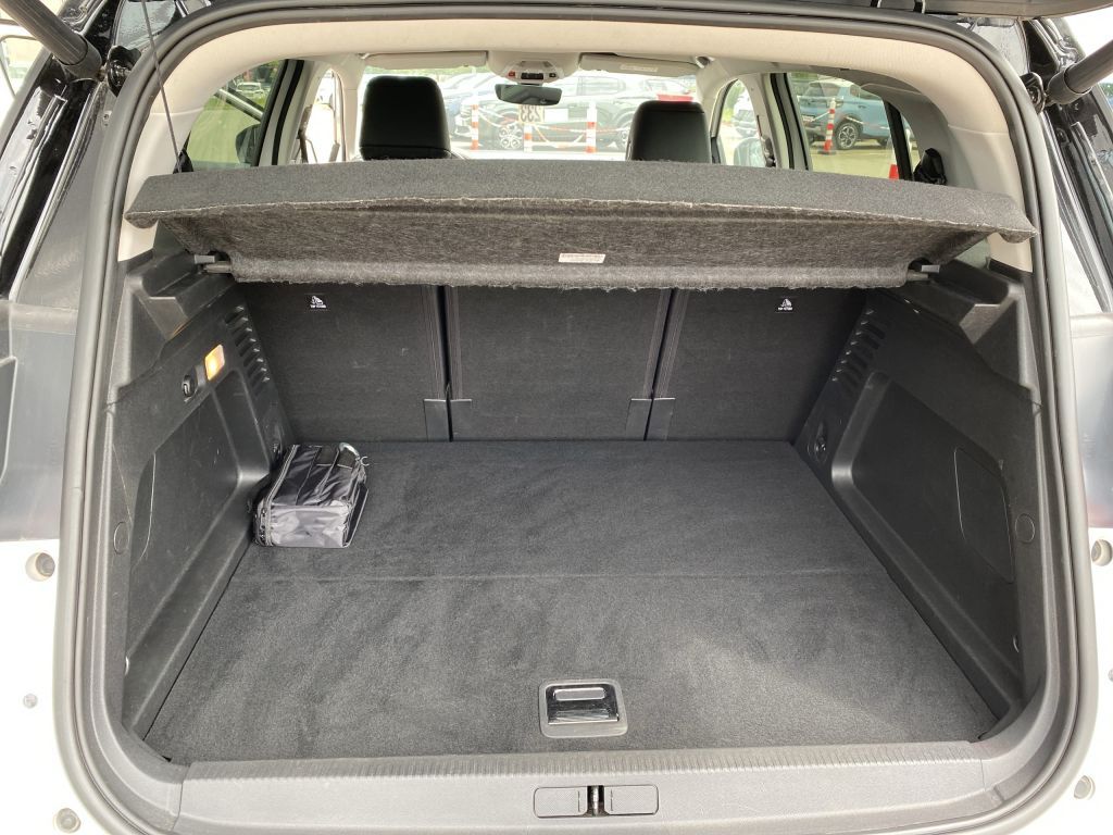 Fahrzeugabbildung Citroën C5 Aircross Hybrid 225 *Automatik* SHINE PACK