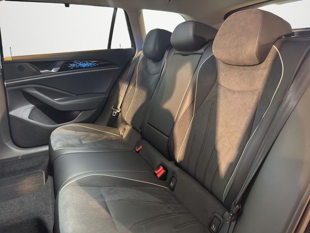 Fahrzeugabbildung Volkswagen Passat Variant Elegance 2.0 TDI 110 kW *AHK*