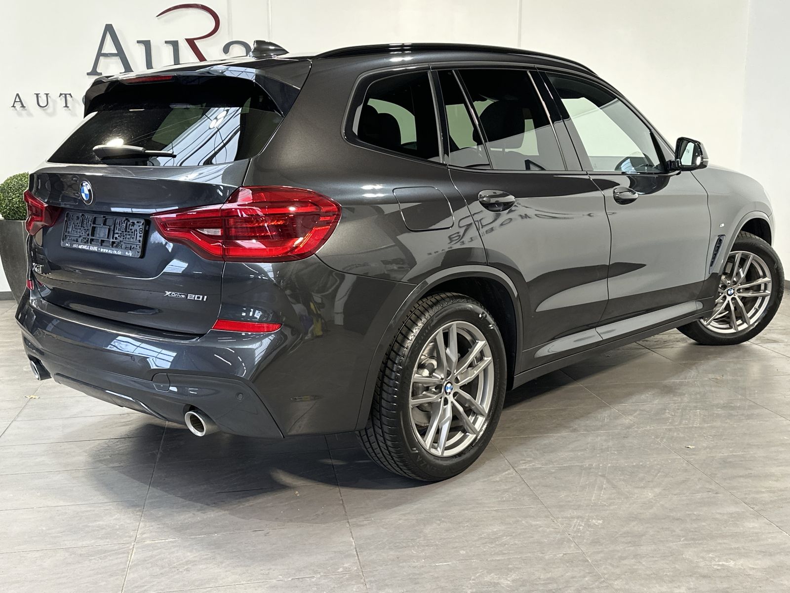 Fahrzeugabbildung BMW X3 xDrive20i M-Sport NAV+LED+PANO+HIFI+19ZO+1HD