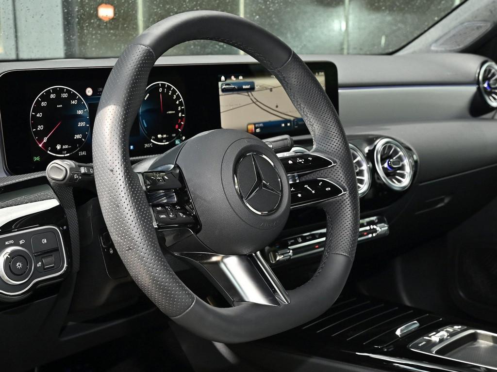 Mercedes-Benz A 250 e AMG Sport Advanced+ HUD LED 360° NAVI BT