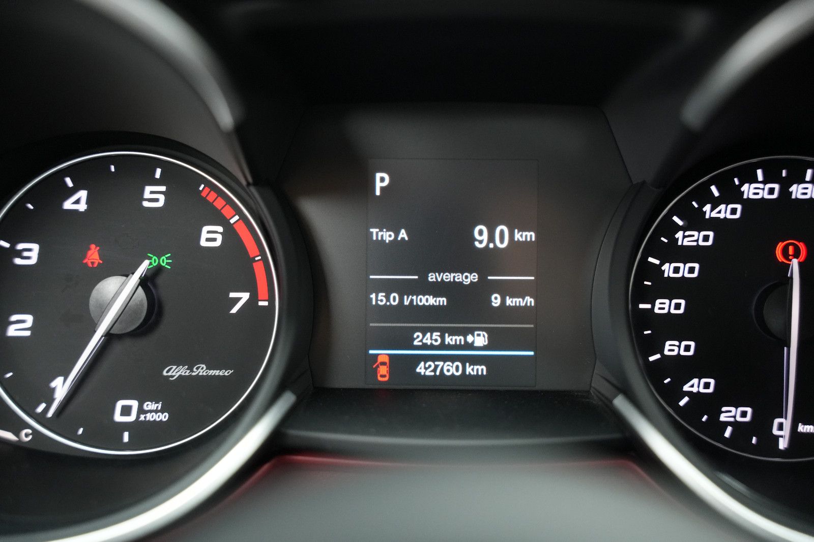 Fahrzeugabbildung Alfa Romeo Stelvio Super Q4/BI-XENON/PDC/AUTOMATIK/SPURHALT