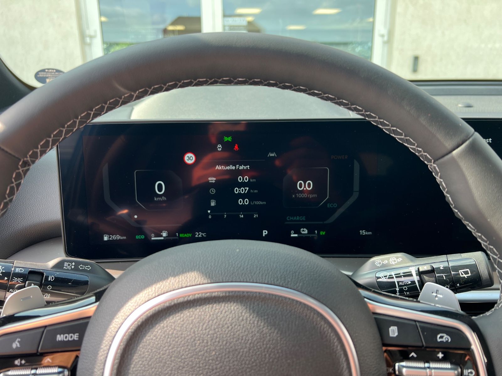 Fahrzeugabbildung Kia SORENTO PE 1.6T PHEV AWD PLAT 7S PAN PREMIUM