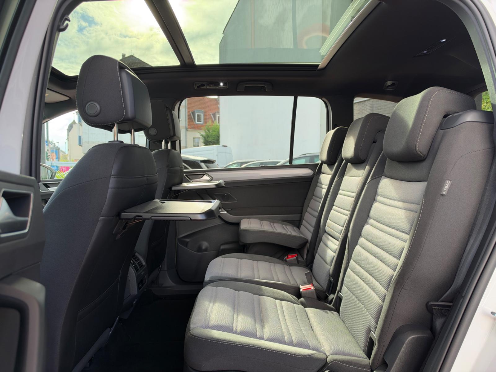 Volkswagen Touran 2.0 TDI, Highline, R-Line-Paket 1. Hand