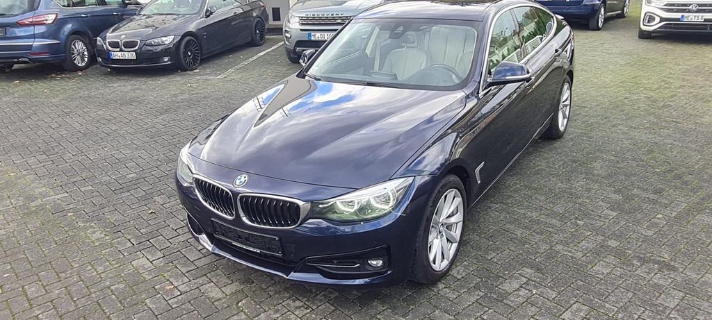 Image of BMW 320