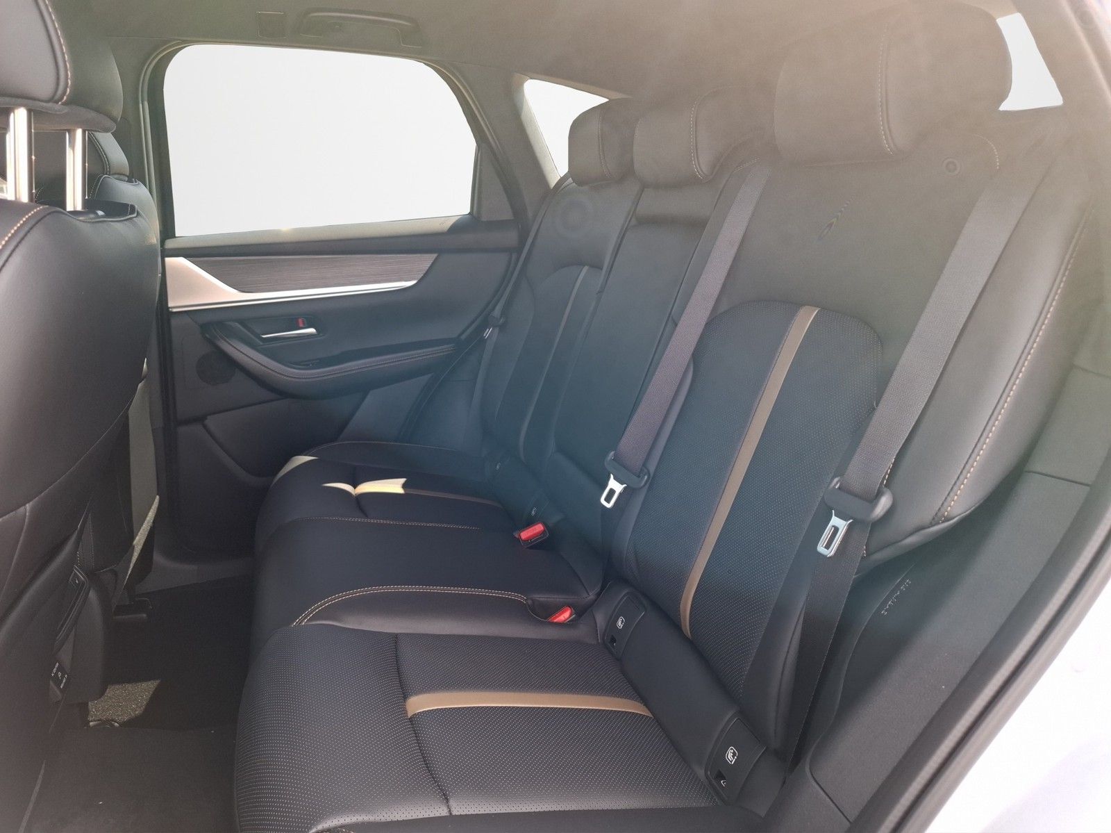 MAZDA CX-60 2.5L e-SKYACTIV PHEV 327ps 8AT AWD Homura - Image 15