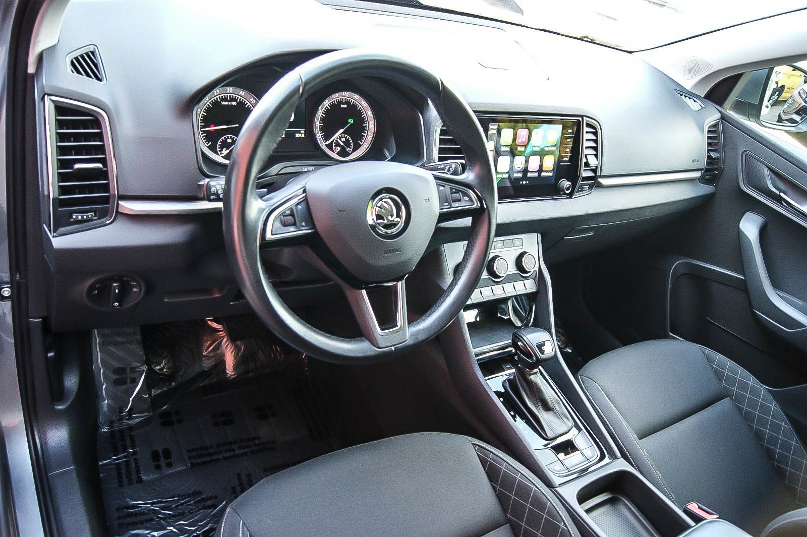 Fahrzeugabbildung SKODA Karoq 1.6 TDI DSG Ambition NAVI ANHÄNGERKUPPLUNG