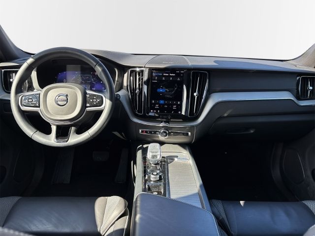 Volvo XC60 B4 Diesel AWD Ultimate Dark 20'' HUD StandH foto 4