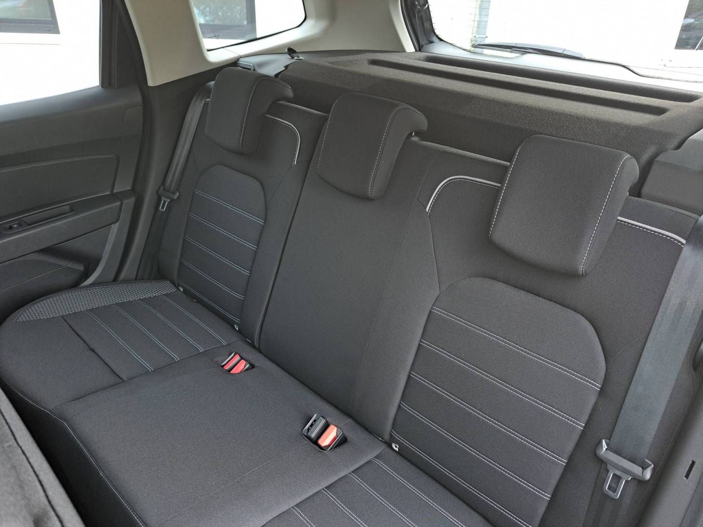 Fahrzeugabbildung Dacia DUSTER Prestige TCe 130 2WD