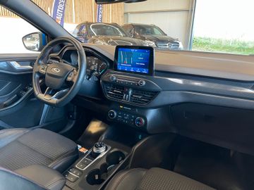 Ford Focus Lim. ST-Line 5-Türer Aut.*LED*NAVI*ACC*B&O