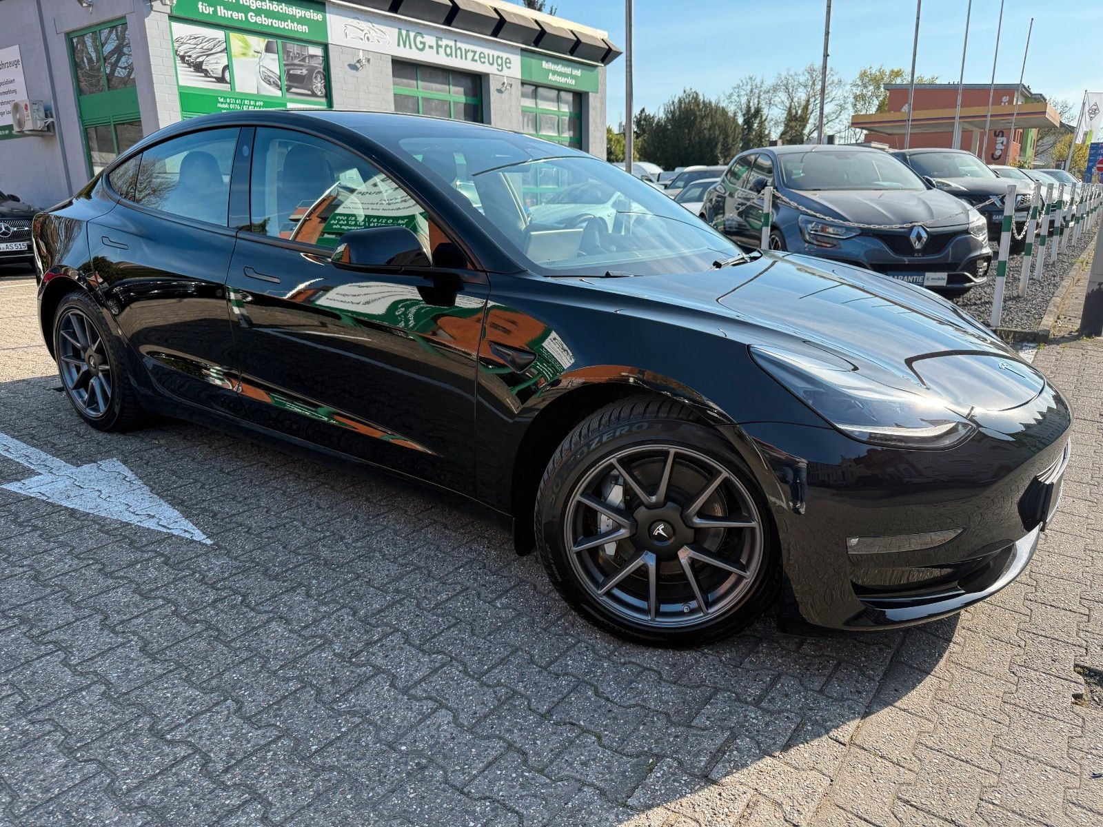 Fahrzeugabbildung Tesla Model 3 Long Range Dual AWD 1-Hand