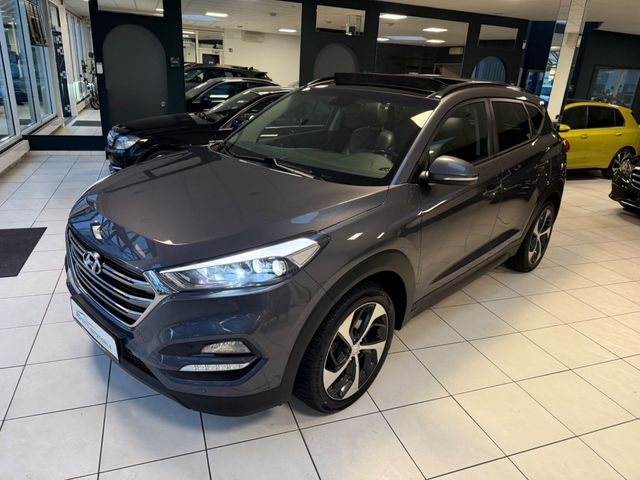 HYUNDAI Tucson 2.0 4WD PANO NAVI CAM LEDER AHK 2.HAND