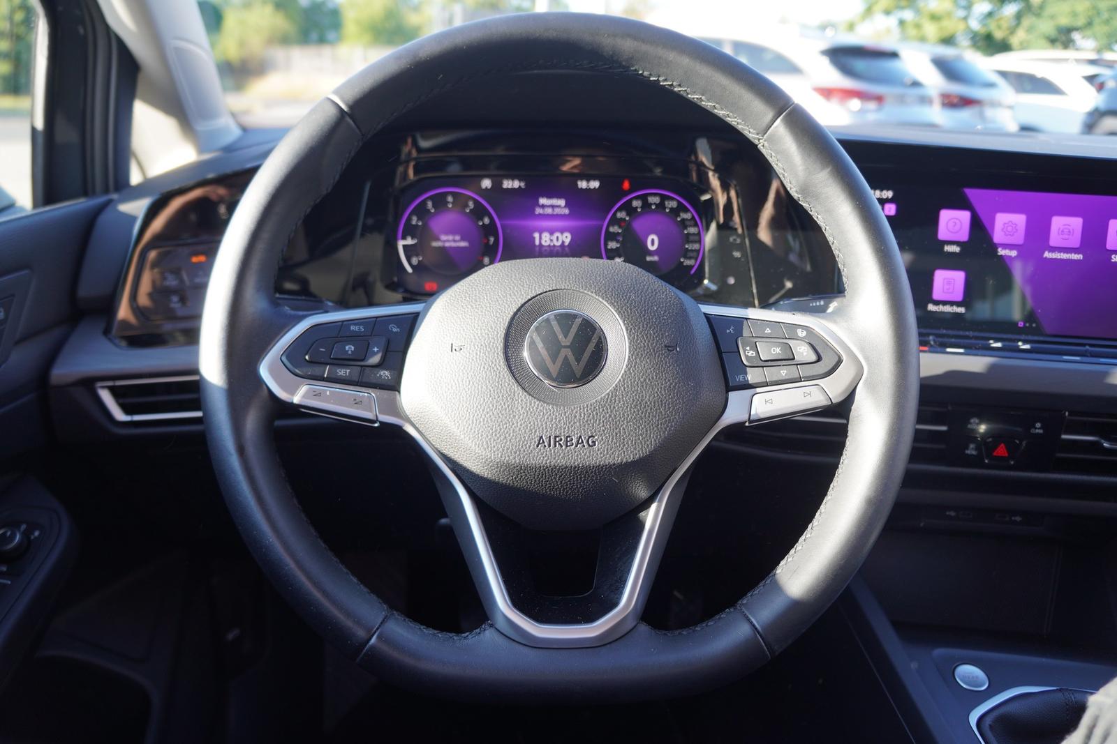 Volkswagen Golf VIII 1.5 16V TSI Life LED ACC App-Connect