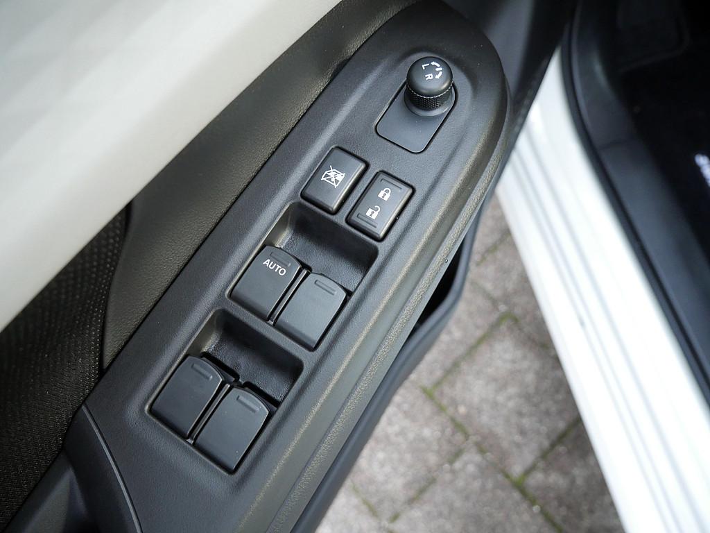 Suzuki Swift 1.2 Dualjet Hybrid Club PDC NAVI ACC LED
