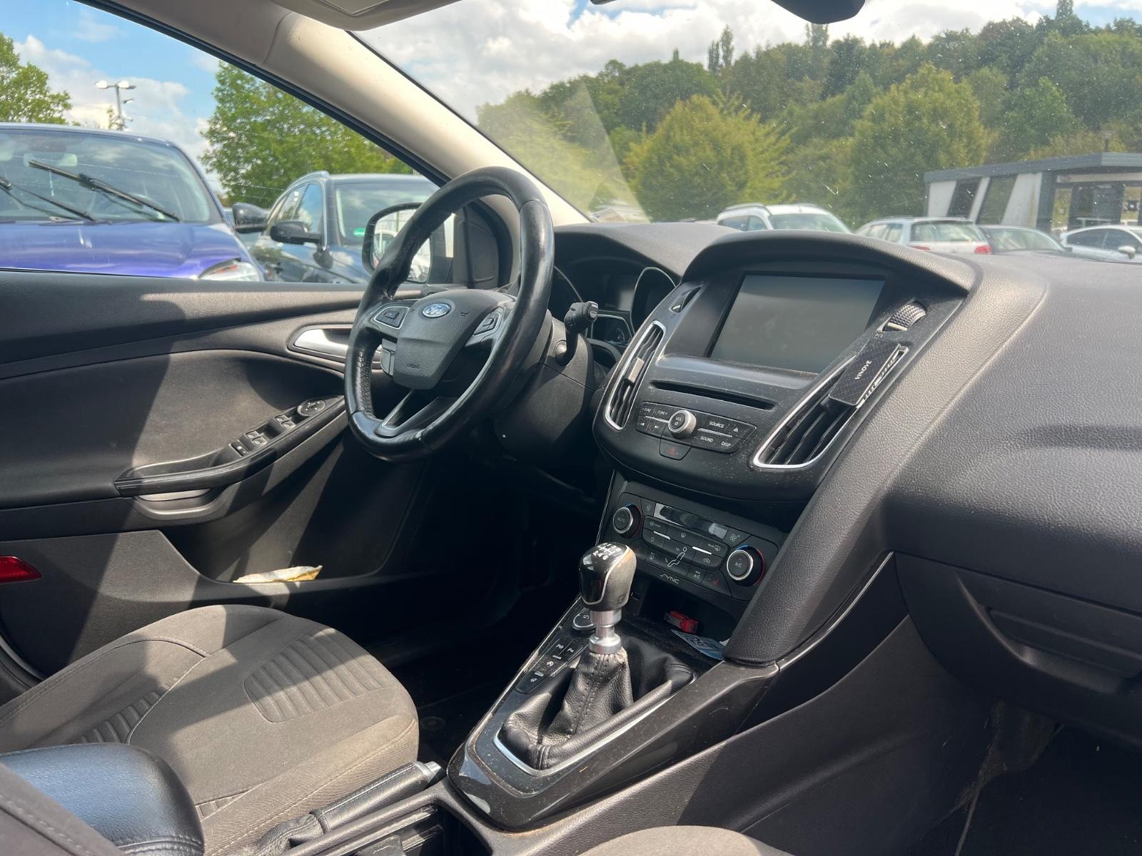 Ford Focus 2015 — photo 8
