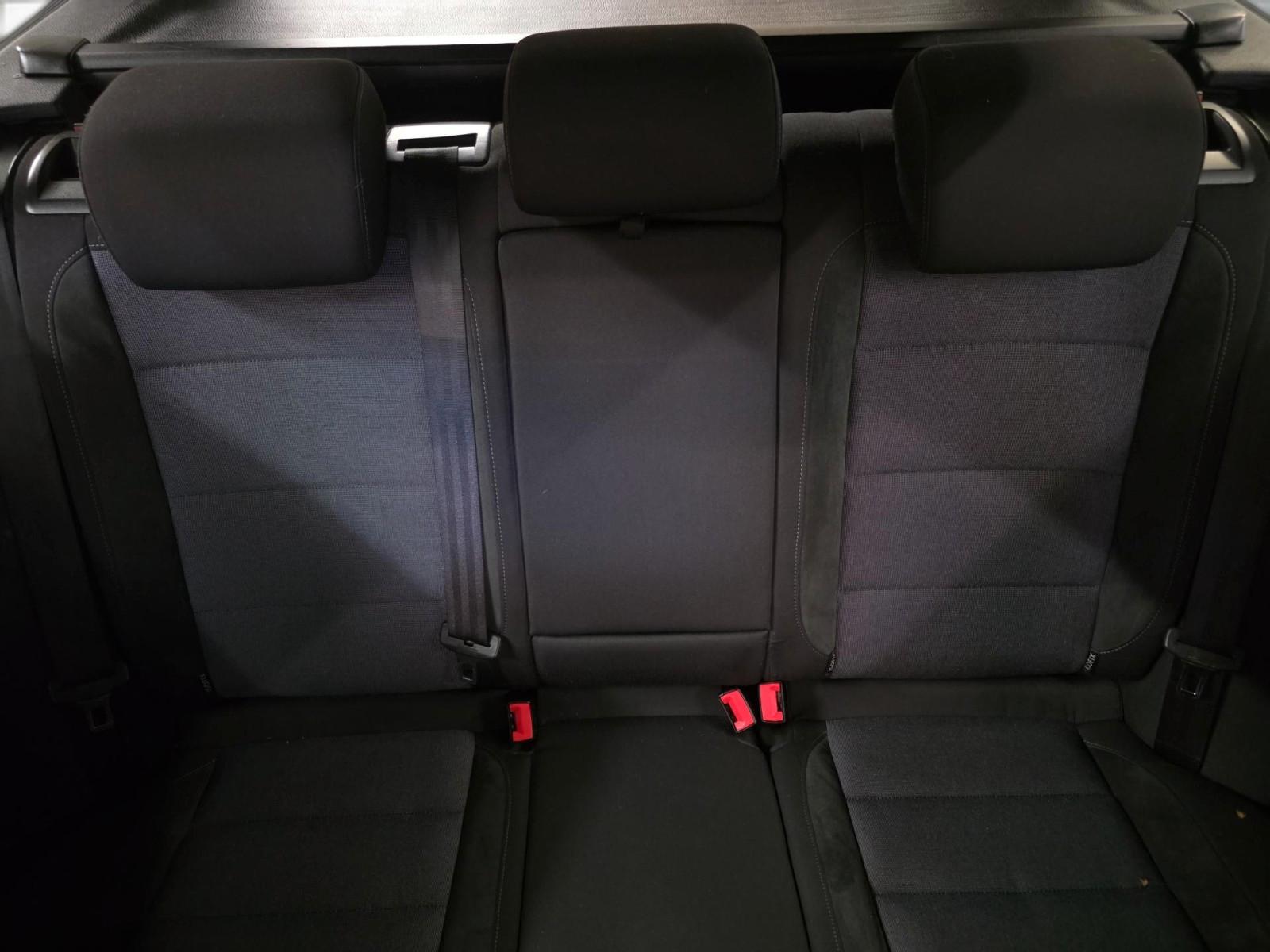 Volkswagen Golf 2011 — photo 21
