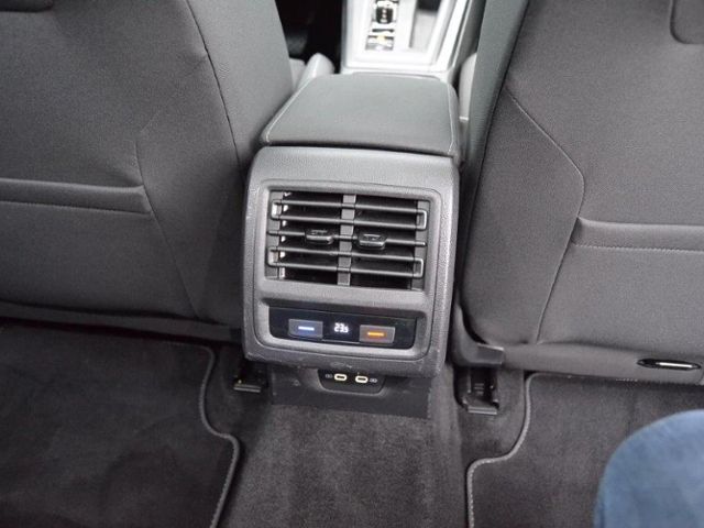 Golf VIII Variant 2.0 TDI DSG AHK/MATRIX/PANORAM
