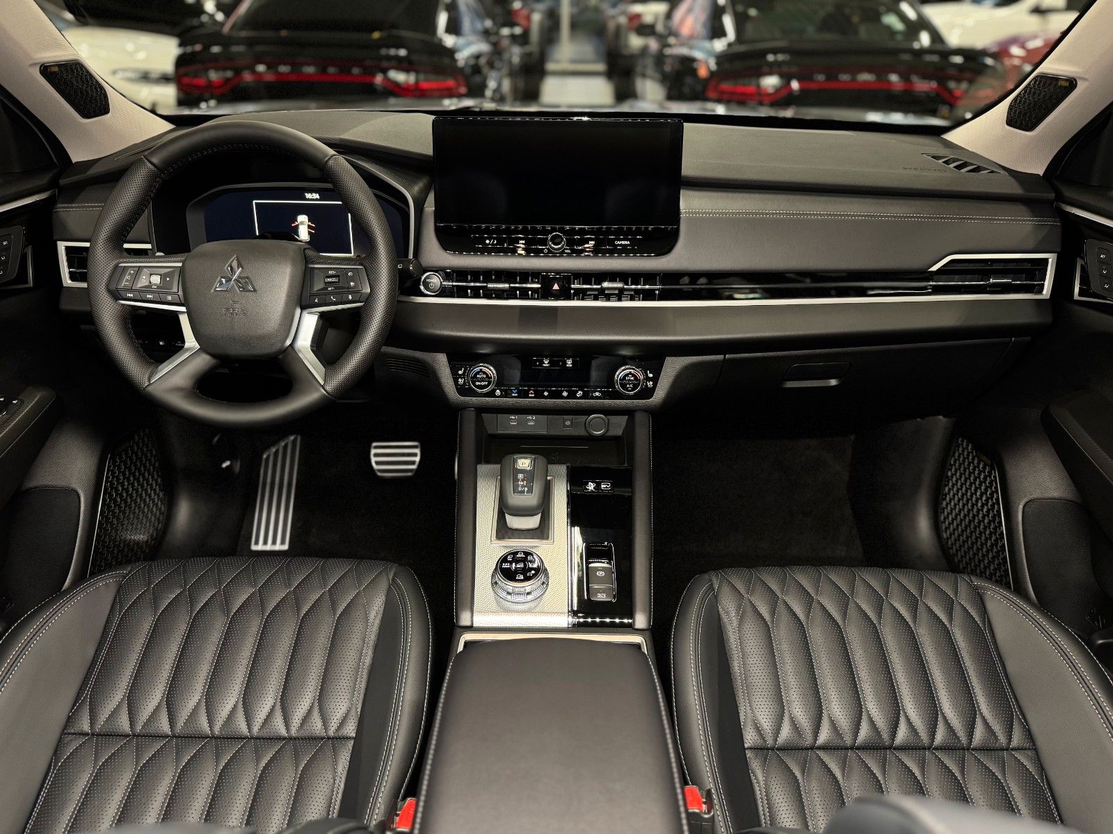 Fahrzeugabbildung Mitsubishi Outlander 2.4PLUG-IN HYBRID 4WD TOP