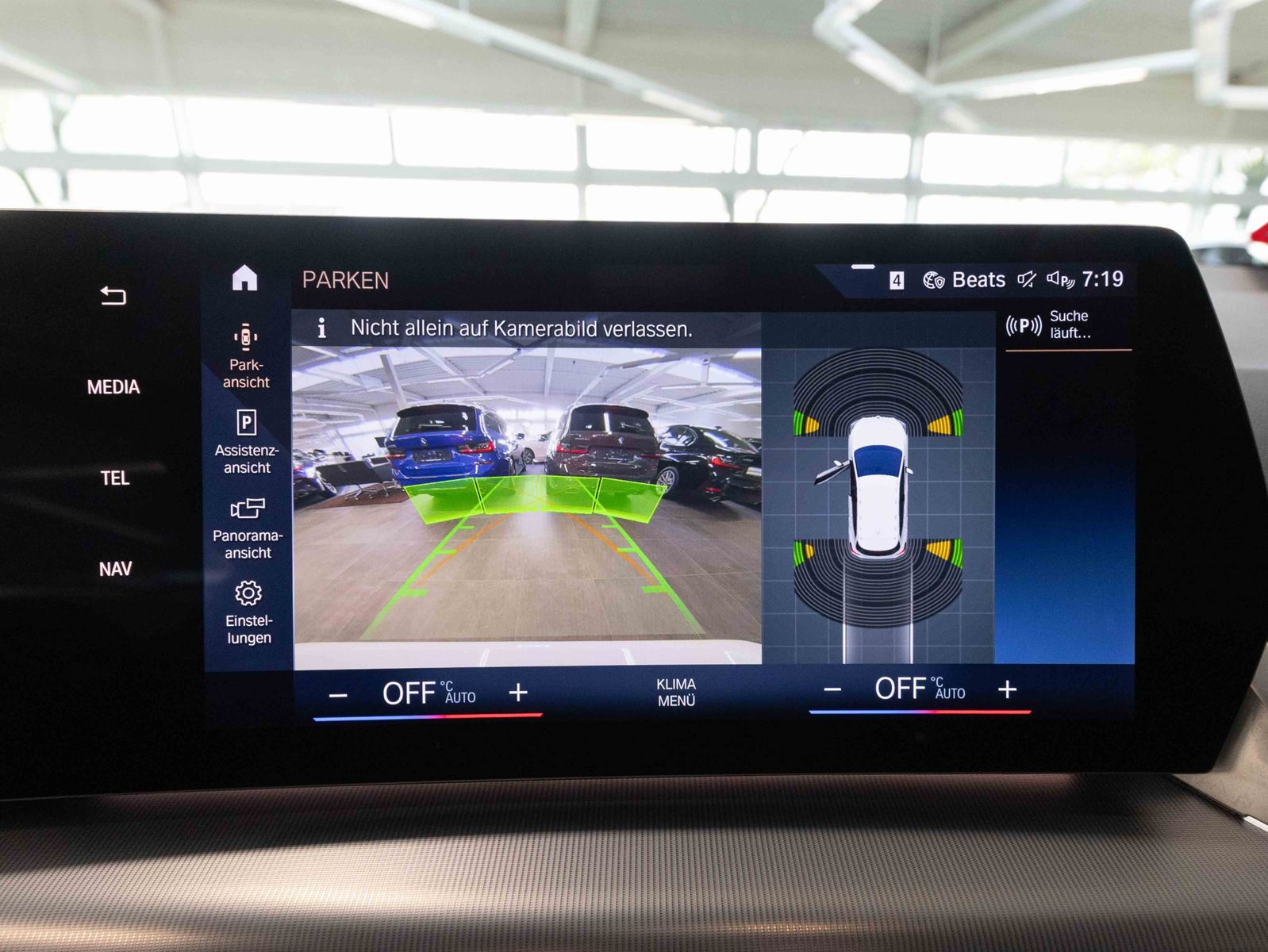 BMW 223 Active Tourer - Bild 8