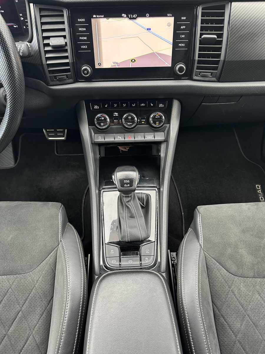 Fahrzeugabbildung SKODA Kodiaq 2.0 TDI 4x4 DSG Sportline NAV+LED+KAM+AHK