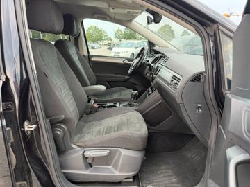 Volkswagen Touran - 9