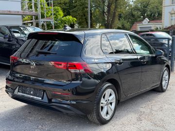 Volkswagen Golf - 6