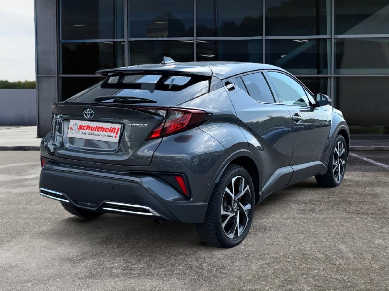 Fahrzeugabbildung Toyota C-HR Hybrid Team D
