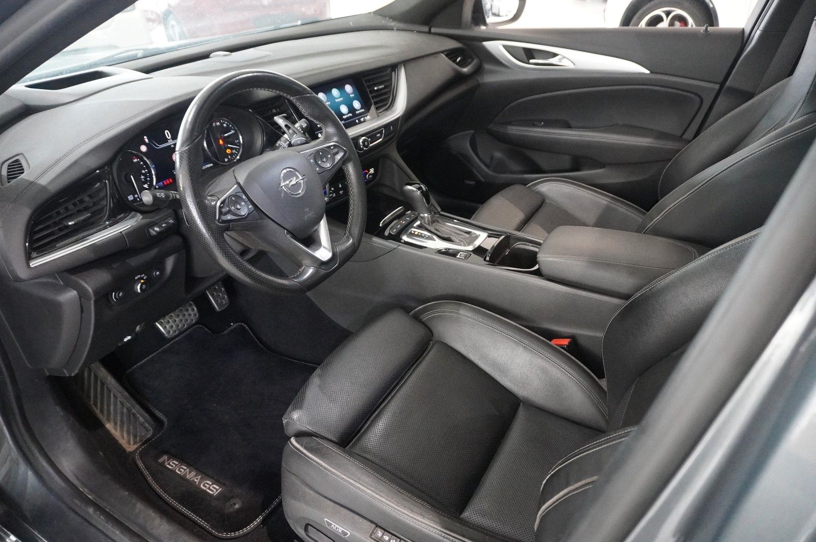 Fahrzeugabbildung Opel Insignia B ST 2.0 GSI PERFORM. NAVI/LED/360°/AHK