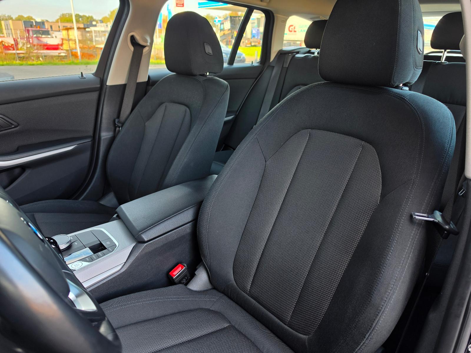 BMW 318d Advantage TÜV Neu/LED/Virtuell Cockpit/Navi