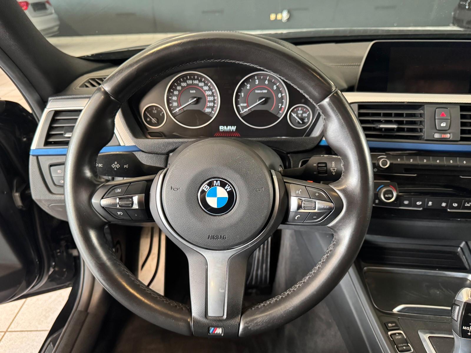 BMW 330i xDrive Touring M Sport Shadow A.
