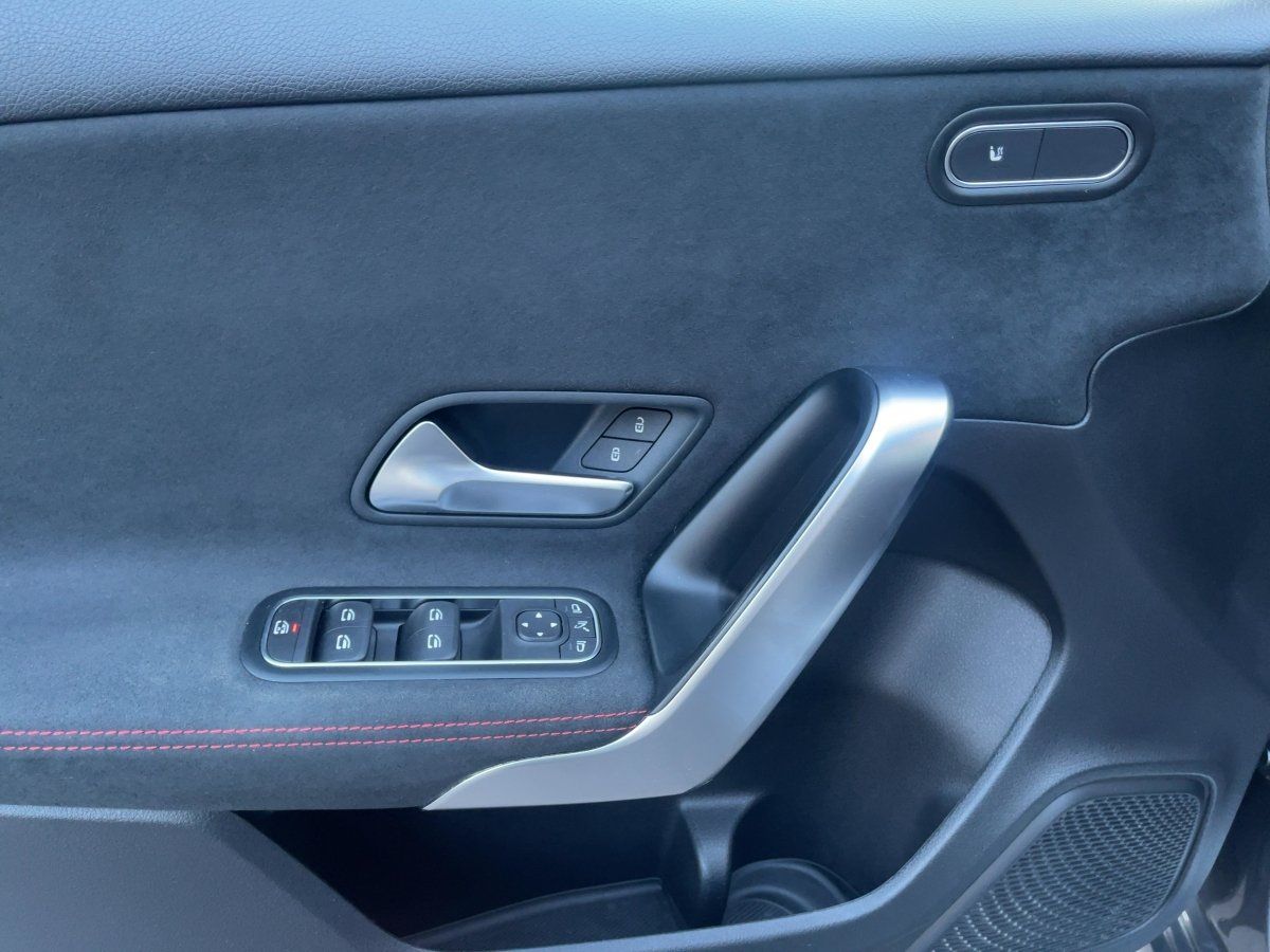 Fahrzeugabbildung Mercedes-Benz A 200 d AMG/Night/Kamera/LED/Navi/18''