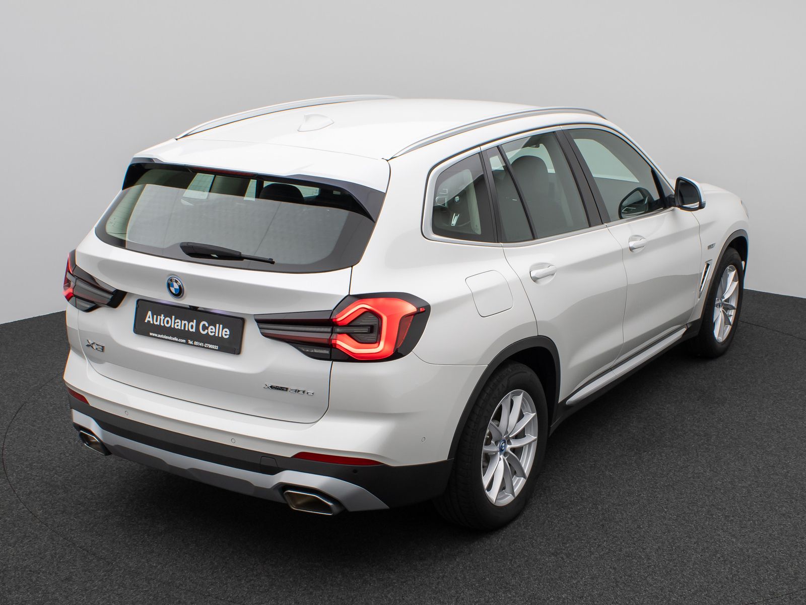 Fahrzeugabbildung BMW X3 xD30e Kamera HUD DAB Lenkrhzg Alarm AHK Sport