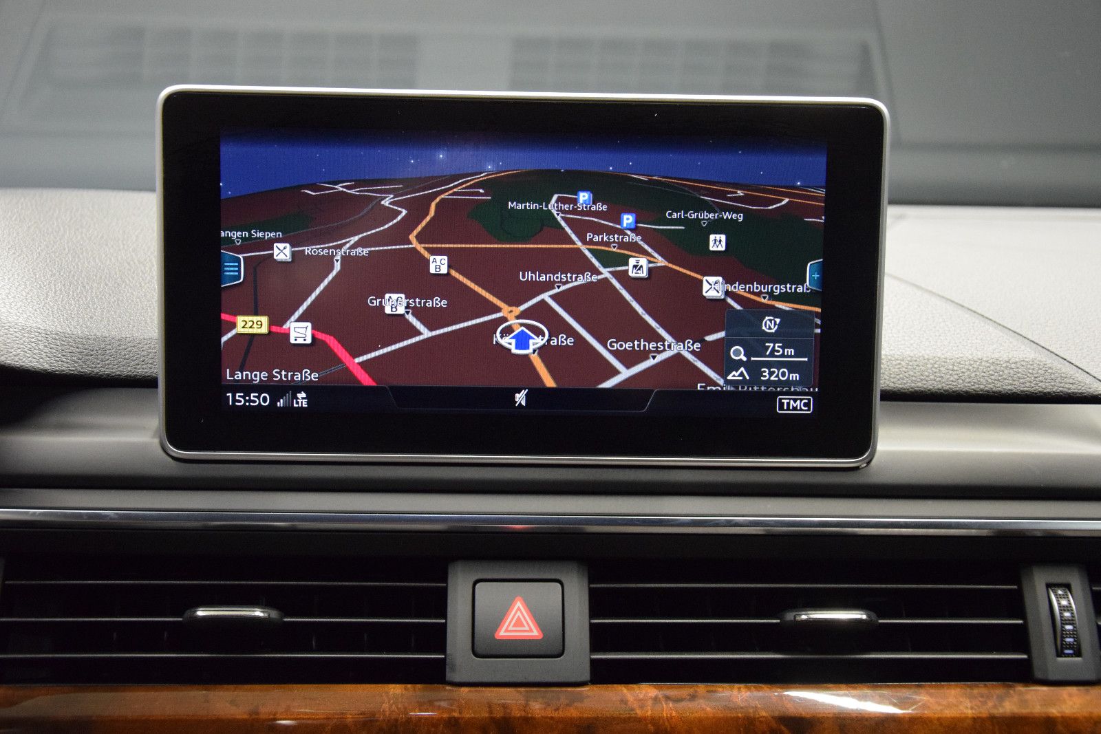 Fahrzeugabbildung Audi A4 Avant design HuD Kamera Bi-Xenon Virtual Temp