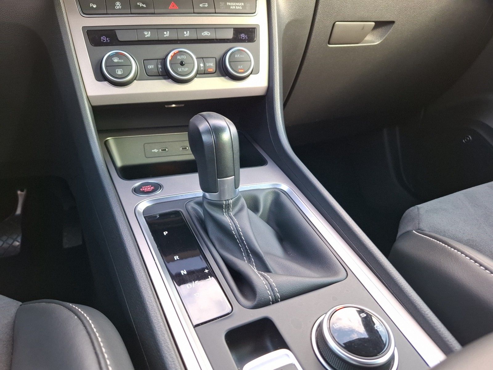SEAT Ateca 1.5 TSI Xperience DSG / ACC / AHK / LED / - Image 14