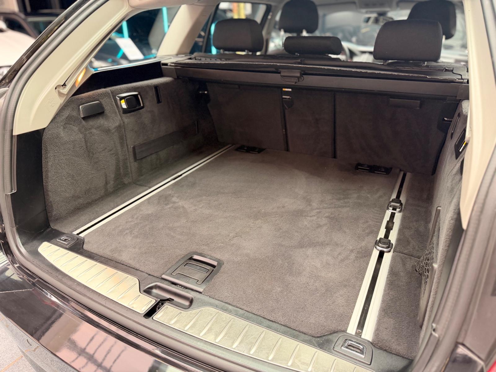 BMW 520i  Touring Bi-Xenon/AHK/Navi/BT/SHZ/PDC