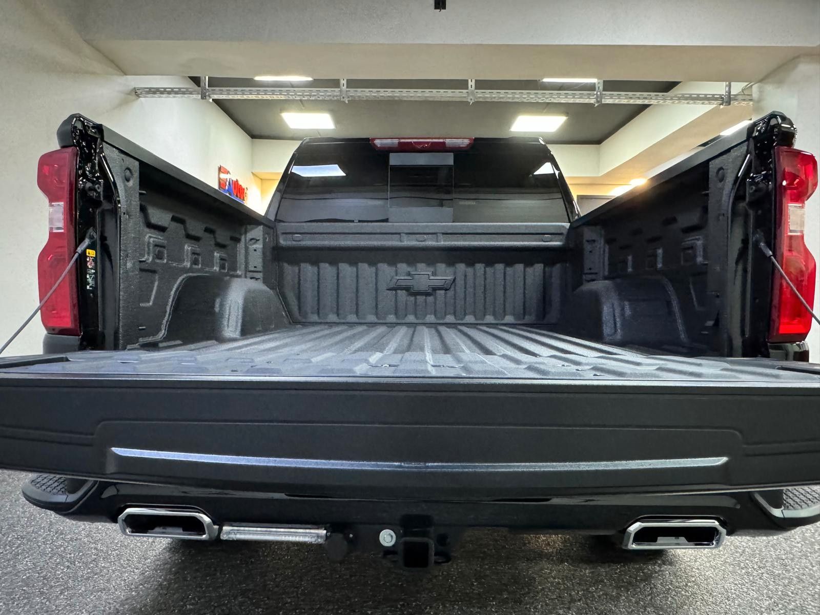 Fahrzeugabbildung Chevrolet 2026 SILVERADO DURAMAX DIESEL 4x4 HIGH COUNTRY