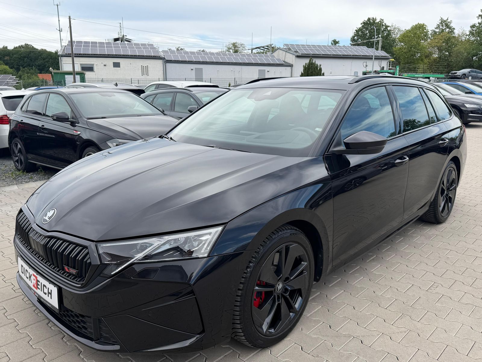 Fahrzeugabbildung SKODA Octavia 2.0 TSI 195 kW RS PANO*MATRIX*AHK*CANTON