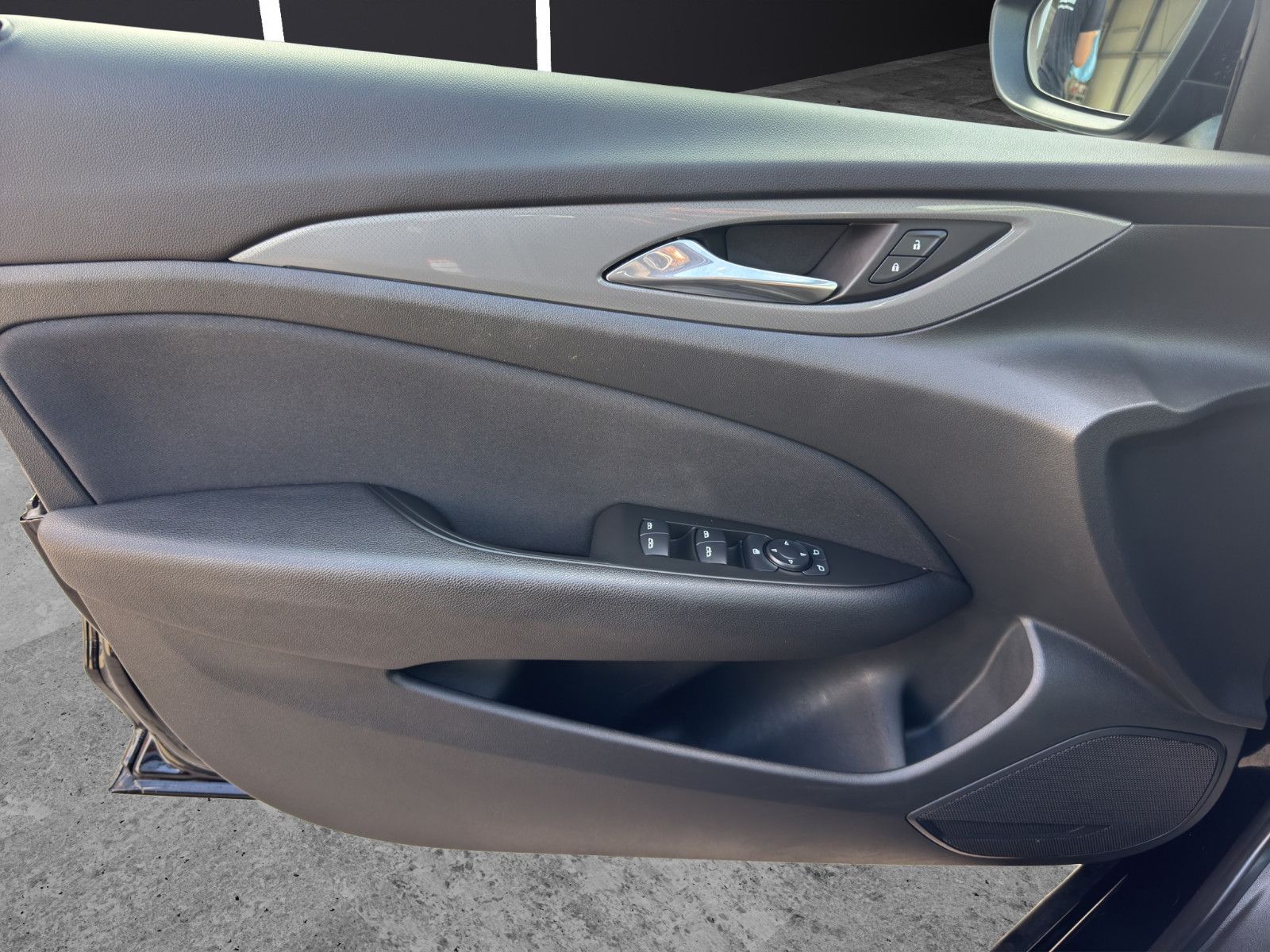 Fahrzeugabbildung Opel Insignia B Sports Tourer Edition/Apple CarPlay