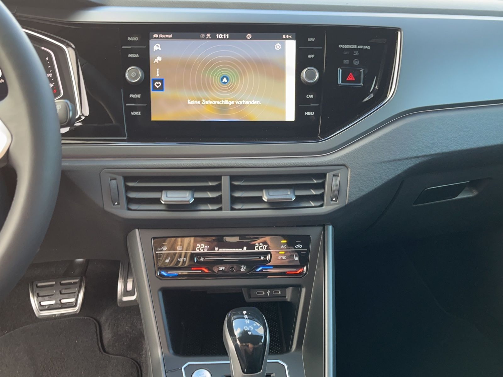 Fahrzeugabbildung Volkswagen Polo R-Line R-Line,DSG,RFK,Navi,LM-Felgen ,App C