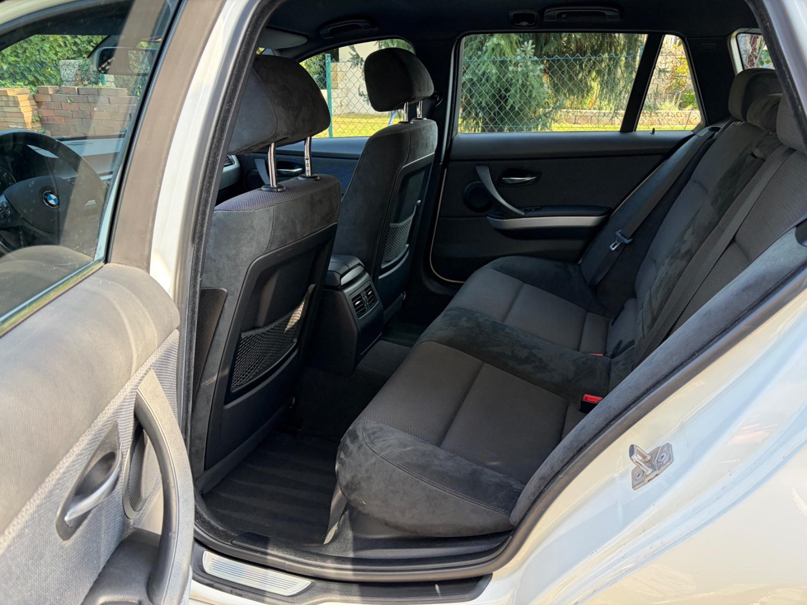 BMW 318 2010 — photo 13