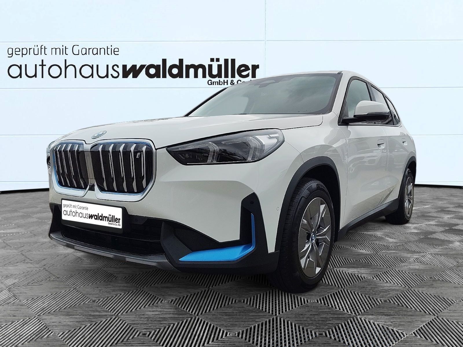 BMW iX1 xDrive30