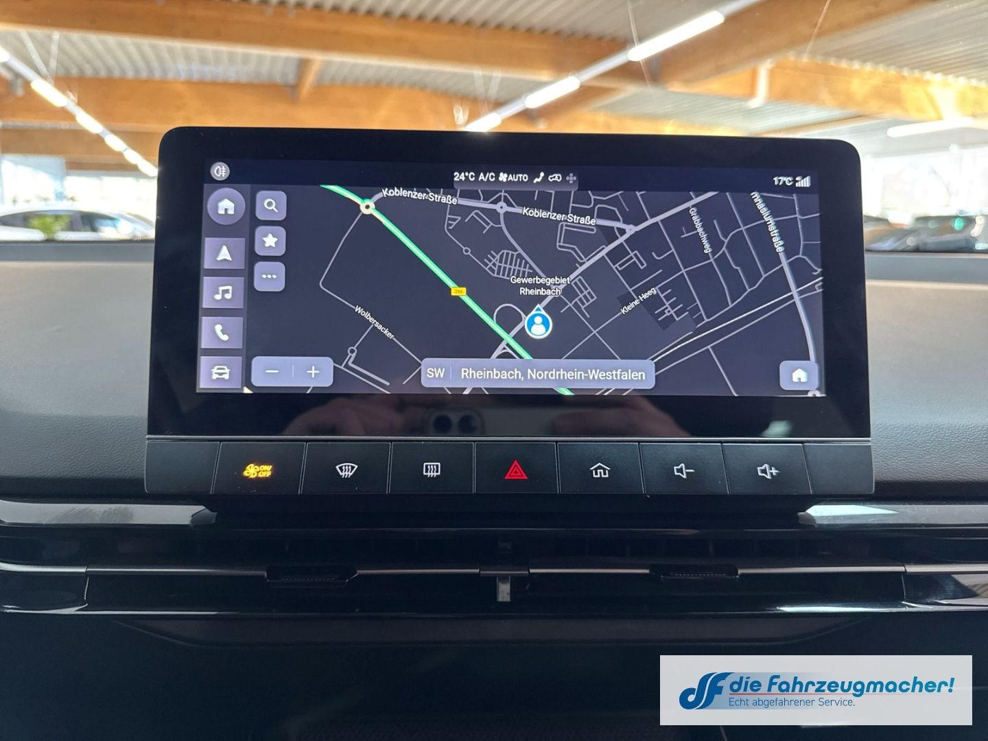Fahrzeugabbildung MG MG4 Luxury Elektromotor 150 kW Digitales Cockpit
