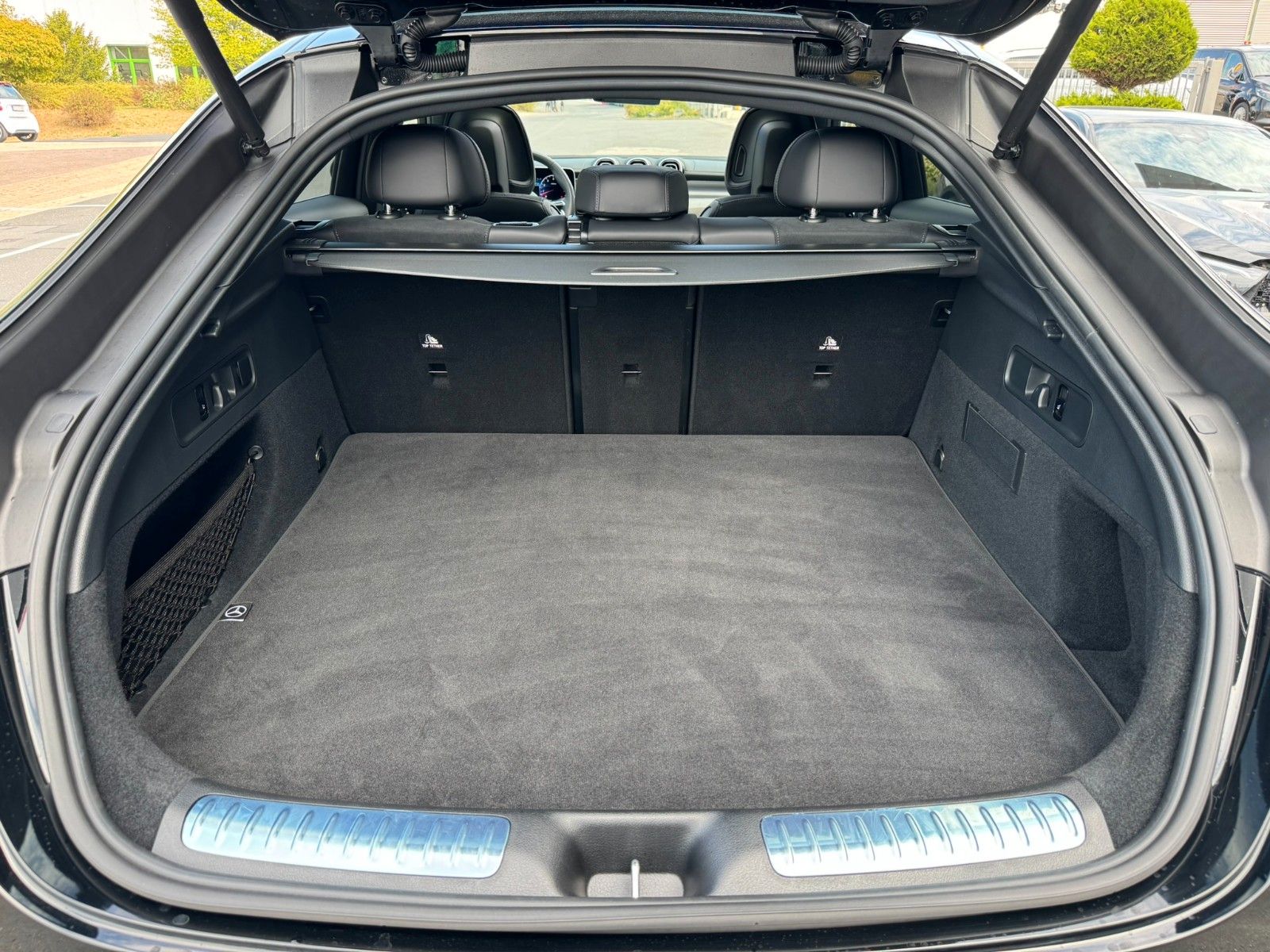 Fahrzeugabbildung Mercedes-Benz GLC 200 4M AMG Distr+360°+Pano+Ambiente+Keyless